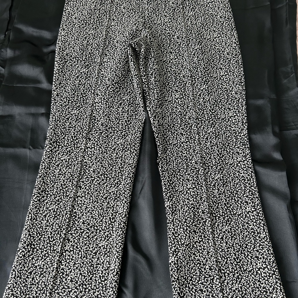 Crop Flare Pant.Size Medium